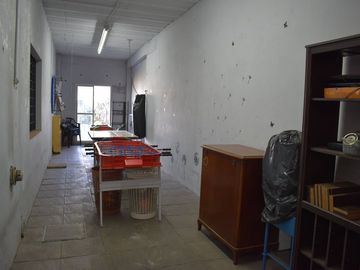 VENTA CASA 4 AMBIENTES EN CASTELAR PATIO GARAGE