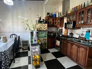 VENTA CASA 4 AMBIENTES EN CASTELAR PATIO GARAGE