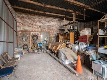 VENTA LOCAL/OFICINA A REFACCIONAR CON GALPON