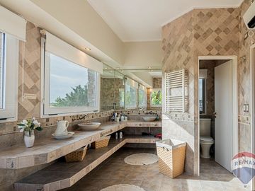 CASA EN VENTA EN CAMPOS DE ROCA