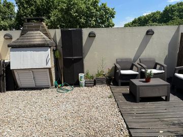 DEPARTAMENTO DE 3 AMB - TERRAZA, QUINCHO Y COCHERA