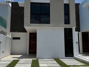 Casa en Venta en Av. Casa fuerte