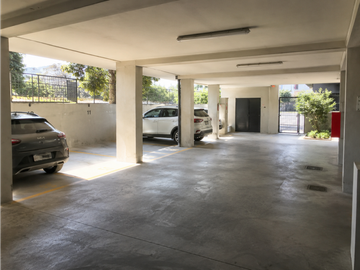 Prov., Bustos / Los Leones / Arriendo estacionamiento