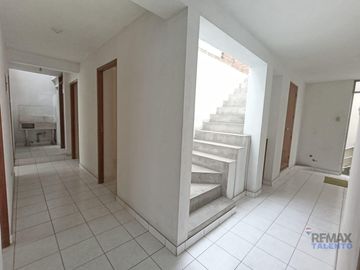 Casa En Esquina De 165 M² En Los Olivos | Ideal Para Inversión O Vivienda Multifamiliar