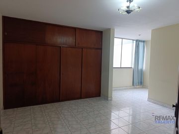 Casa En Esquina De 165 M² En Los Olivos | Ideal Para Inversión O Vivienda Multifamiliar