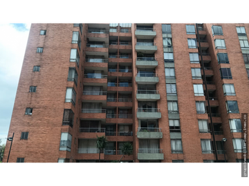 Apartamento en arriendo de 3 hab. en Modelia, Bogotá