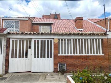 Casa en venta de 3 hab. en La Alborada, Bogotá