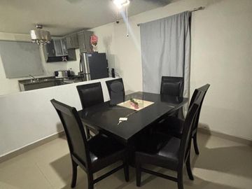 Casa en condominio en renta en Valle la Rioja, Apodaca, Nuevo León