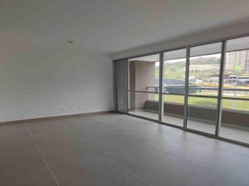 APARTAMENTO EN ARRIENDO UBICADO EN MEDELLIN SECTOR CALAZAN PARTE ALTA