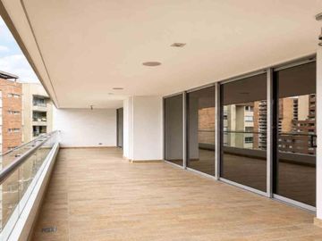APARTAMENTO EN ARRIENDO UBICADO EN EL POBLADO SECTOR LOS BALSOS