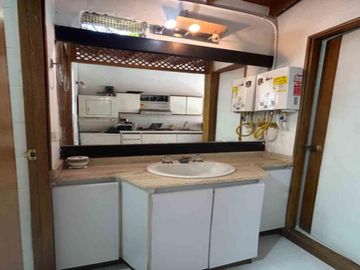 APARTAESTUDIO EN ARRIENDO UBICADO EN MEDELLIN SECTOR LAURELES