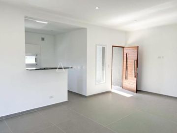 Casa en venta en Santa Elena Pilar del Este