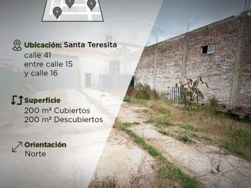 Calle 41 entre 15 y 16 - Galón comercial sobre avenida en Santa Teresita