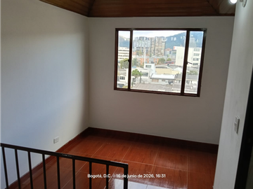 Apartamento Dúplex en Venta en Torrealmenar