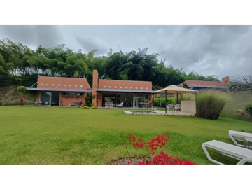 Casa campestre en condominio para la venta en Pueblito Cafetero!!!