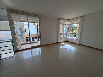 SE VENDE CASA DE LUJO EN CONDOMINIO NORTE ARMENIA