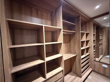 SE VENDE HERMOSO APARTAMENTO NUEVO, REMODELADO Y AMOBLADO