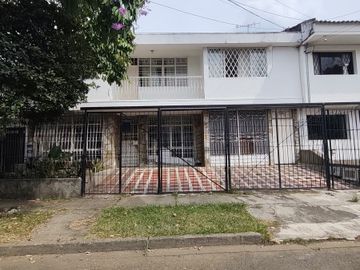 VENDO CASA PARA REFORMAR EN EL BARRIO EL LIMONAR EN EL SUR DE CALI