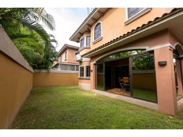 VENTA DE CASA DUPLEX EN PH EL DORAL - COSTA SUR