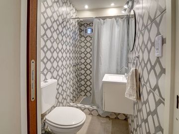 Venta Departamento 3 Amb c/ Patio Reciclado Flores