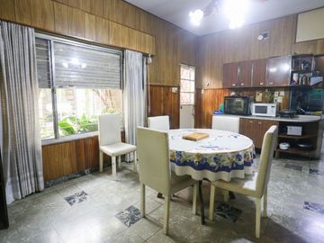 CASA 6 AMBIENTES VENTA TEMPERLEY CON QUINCHO