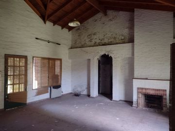 LOTE EN VENTA EN CITY BELL CON CASA A RECICLAR
