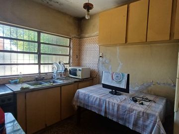 CASA S/ LOTE DE 410MT2 A REFAC - USD57000 Y CUOTAS