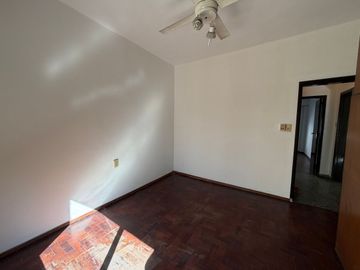 CASA  6 AMBIENTES VENTA LA TABLABA