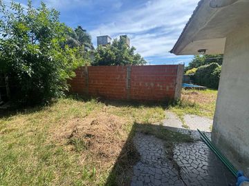 VENTA CASA PALOMAR+PILETA+GALPON 591 M2 TERRENO