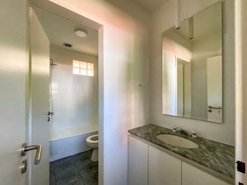 CASA DE 4 DORMITORIOS EN VENTA CENTRO SAN ISIDRO