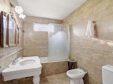 VENTA CASA QUINTA EN MTRO RIVADAVIA, ALMTE BROWN