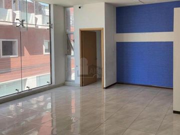 Espacio de Oficinas Corporativas En Renta sobre Av. Carranza