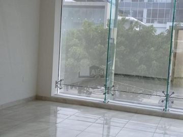 Espacio de Oficinas Corporativas En Renta sobre Av. Carranza