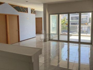 Espacio de Oficinas Corporativas En Renta sobre Av. Carranza