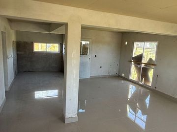 Casa a terminar en Venta , zona centro Plottier