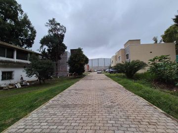 VENTA CASA EN POZO 3 AMB  BARRIO CERRADO / PERMUTA