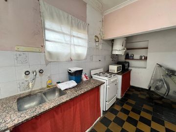 CASA EN VENTA LA PLATA APTO BANCO LOTE 10 X 26