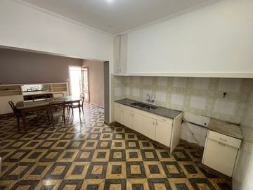 VENTA HERMOSA CASA CON TERRENO DE 600M2, MAIPÚ