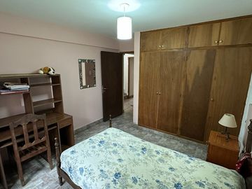 VENTA CASA 4 DORM - B° LOS PERALES