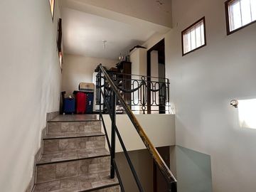 VENTA CASA 4 DORM - B° LOS PERALES