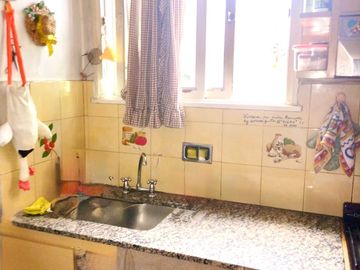 VENTA CASA DE 3 AMBIENTES EN VILLA SARMIENTO