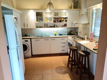 CASA EN VENTA LA PLATA