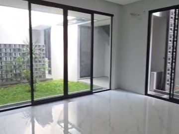 Dijual Rumah Baru Gress Woodland Citraland 2LT LB325m 5KT Dekat Gwalk dan Pakuwon Mall Surabaya Barat