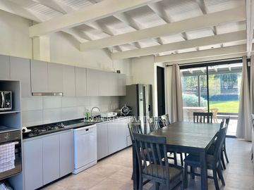 Oportunidad | casa amoblada | Condominio sector sur Maitencillo