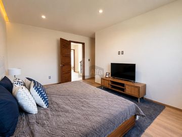 Casa nueva con 4 recámaras y terraza en Metepec