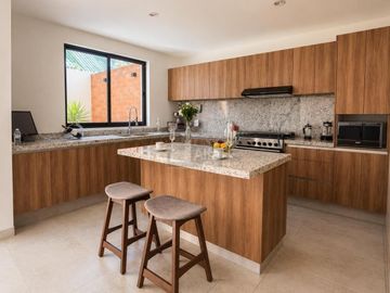 Casa nueva con 4 recámaras y terraza en Metepec