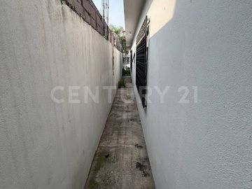 CASA EN VENTA EN COL. SIMON BOLIVAR EN MONTERREY