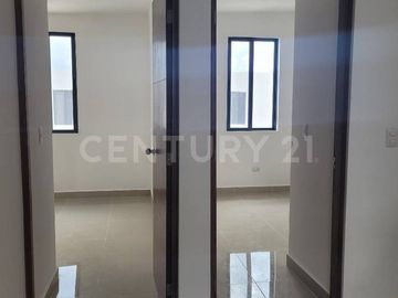 CASA EN VENTA EN COL. PUERTA JARDIN SECTOR ARBORETO EN APODACA, N.L.