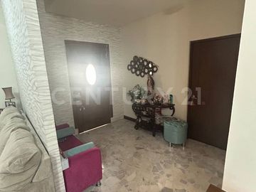 CASA EN VENTA EN COL. PALMAS DIAMANTE EN SAN NICOLAS DE LOS GARZA