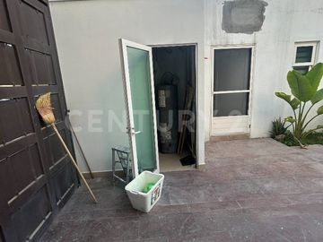 CASA EN VENTA EN COL. PALMAS DIAMANTE EN SAN NICOLAS DE LOS GARZA